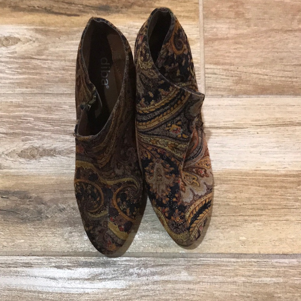 DIBA Ankle High Paisely Tapestry SZ 7M